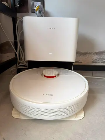 Xiaomi Robot Vacuum with Self-Empty Dock & accessories - Good Working Condition