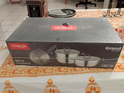 Vivaldi 5 piece cookware set new and unopened price negotiable
