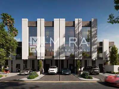 2 BR Townhouse | Stunning | Unique Location