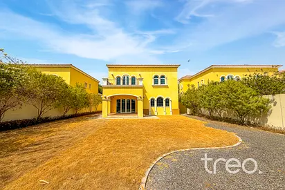 3 Bed Large | D6 | Prime Location | Vacant