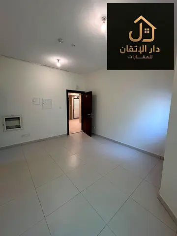 Golden opportunity for rent: 1 Bedroom & Hall apartment in Al Buṭainah area, first tenant Central air conditioning available
