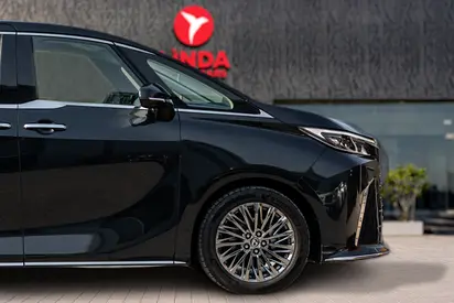 صورة 8 لـ 2024 Lexus LM-SERIES