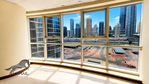 مكتب الزاوية | Goldcrest Executive | إطلالات على المارينا وأفق سكاي لاين