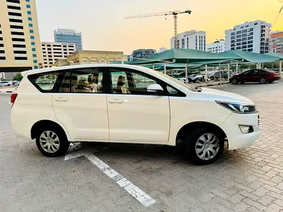 Toyota Innova SE+, миниатюра 3