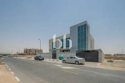 Luxury 4BR Villa | Pool+Lift | Freehold for Arabs