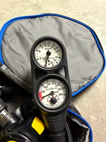 Aqualung legend Regulator with Pressure & Depth Gauges