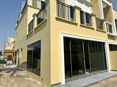 Spacious 5BR Corner Townhouse | Park View | Vacant