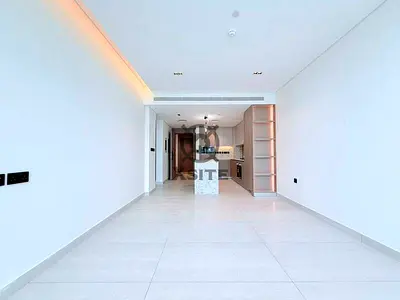 Premium 1 BR with Pool | Corner Unit | High Floor