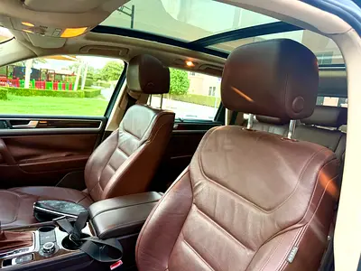 Al NABOODA AGENCY MAINTAINED, FIRST LADY OWNER, LUXURY R-LINE FULL OPTION EDITION, NO ACCIDENT, GCCs