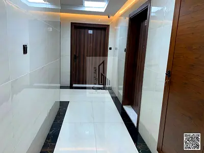 شقة راقية وأول ساكن في موقع ممتاز بمنطقة المويهات 1 ، تتميز بالهدوء وسهولة الوصول إلى أهم الطرق والخدمات.