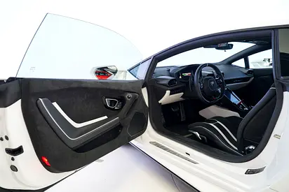 صورة 9 لـ 2023 Lamborghini HURACAN