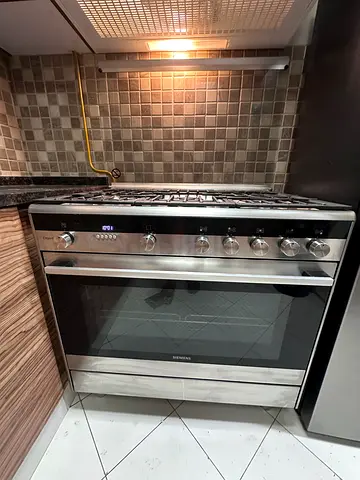 Stainless Steel 90cm Gas Range Cooker with Oven (Flawless Condition)