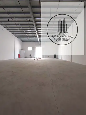 مستودع صناعي 5500 قدم² | 40 كيلوواط | الجرف الصناعية 3