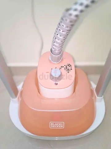 Black+Decker Standing Garment Steamer – Excellent Condition