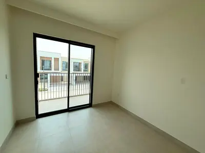 Modern Townhouse | Private Garden | Furnished