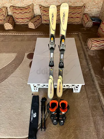 Complete professional ski set — Skis, boots, poles (good condition)