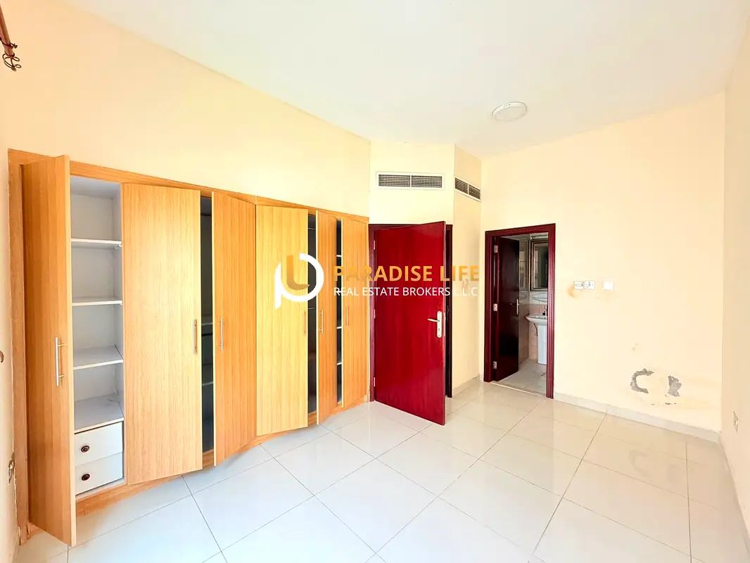 3bedrooms/maids room/compound villa/Away from fly path/for rent 105k