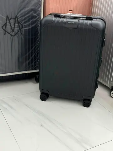 New cabin suitcase