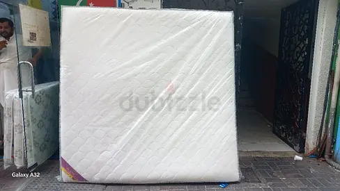 Queen size spring mattress