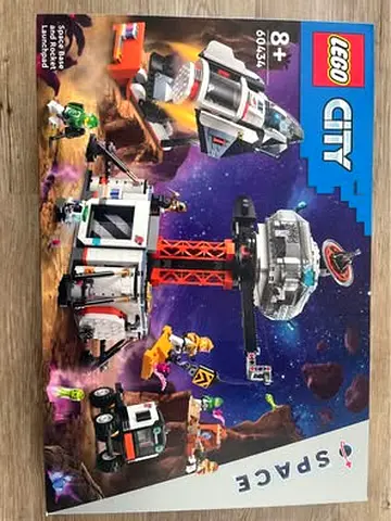 FLASH SALE BRAND NEW LEGO 60434 CITY SPACE BASE AND ROCKET LAUNCHPAD