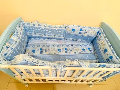 Baby crib/ cot