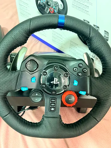 Logitech G29 Driving Force Racing Wheel and Floor Pedals