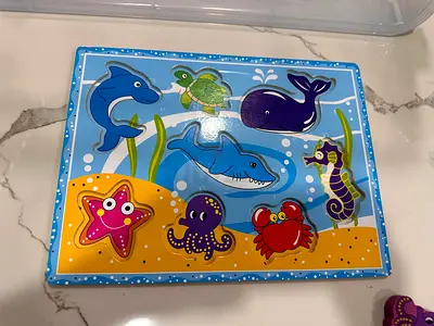 Wooden Ocean Animals Peg Puzzle - EXCELLENT Condition