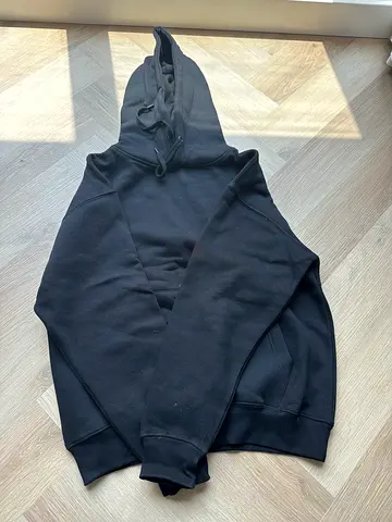 Black Unisex Hoodie - Good Condition, Casual Sweatshirt