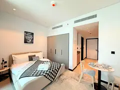 Master room with attached bath near emirates towers metro