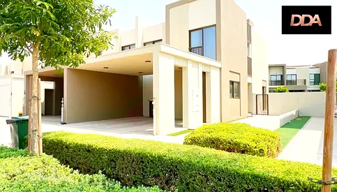 CORNER UNIT | MOVE IN READY | LANDSCAPED