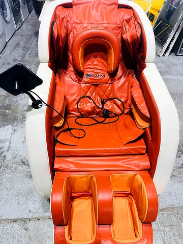 🧡 Premium Massage Chair For Sale! 🧡