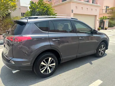 2018 Toyota RAV 4 — фото 4