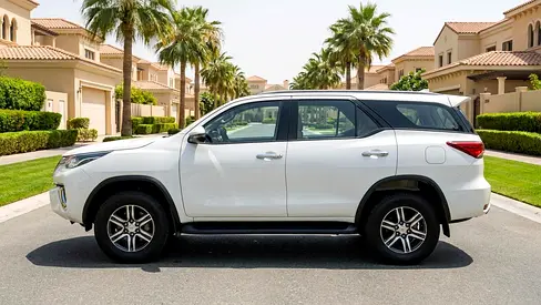 صورة 3 لـ 2023 Toyota FORTUNER