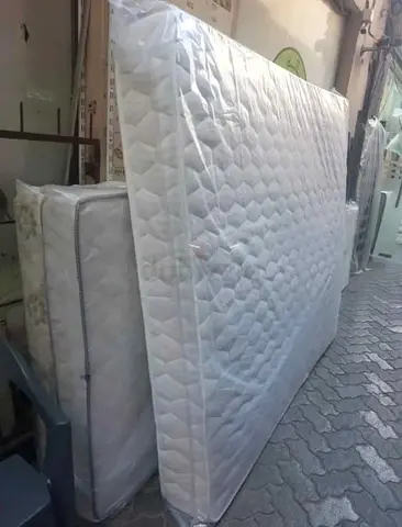 180x200cm King size mattress. Same day delivery available