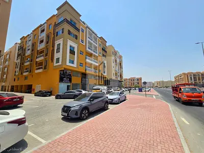 بناية جديدة  تملك حر تشطيب سوبر بجوار الخدمات