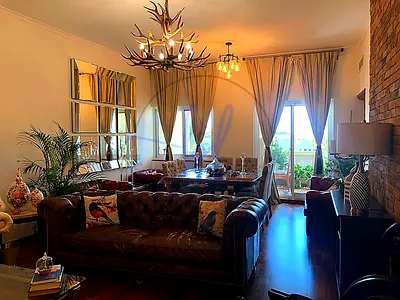 Vibrant Home | Vacant on Transfer | Standout Apt
