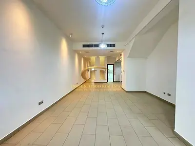 Vacant | Kitchen Appliances | Private Garden