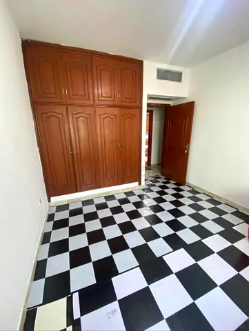 REGULAR ROOM WITH BIG ATTACHED CUP BOARD AVAILABLE BY 1ST SEPTEMBER CAN MOVE ANYTIME