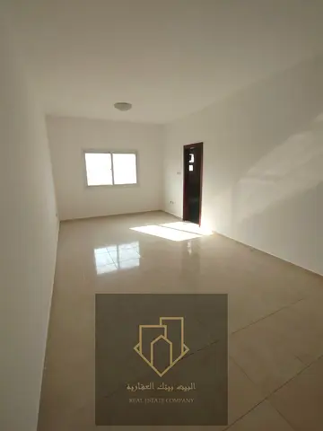 استوديو مميز يجمع بين المساحة والراحة في موقع حيوي بالجرف 2 قرب مركز دلتا، مطبخ شبه منفصل، تكييف مركزي، وتصميم عملي قريب من جميع الخدمات.