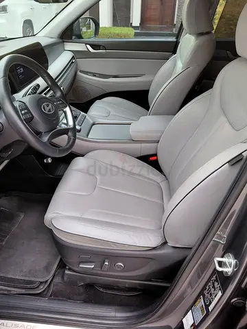 Top of the LINE VARIANT in PRISTINE CONDITION - Rare 3 Row 7 Seater