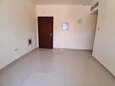 READY TO MOVE 1BHK CLOSE TO MADINA MALL FULL SUNLIGHT FOR FAMILY Building?