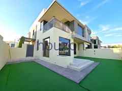 Vacant 5BR+ Maid's | Close to Pool | Single row