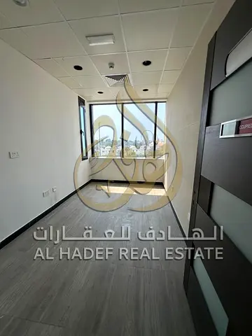 12 شهر مجانا | إطلالة بحرية بانورامية | تكييف مركزي مجاني | باركن مجاني | مواقف زوار | تصديق عقد مجاني | مبنى مجدد بالكامل | مكاتب بتشطيبات مميزة