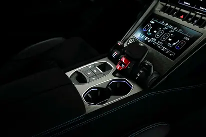 صورة 9 لـ 2023 Lamborghini URUS