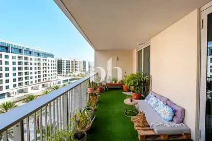 Ample of Space | Mid Floor | Community View