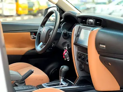 صورة 15 لـ 2023 Toyota FORTUNER