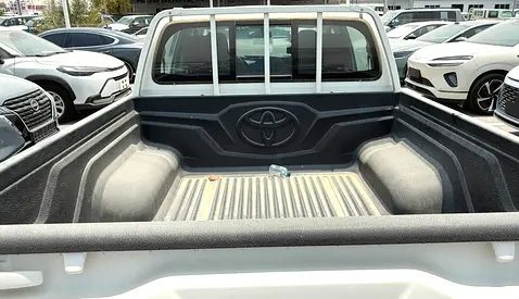 صورة 9 لـ 2025 Toyota HILUX