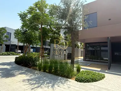 DISTRESS PRICE | 4 BEDROOMS FULLY CORNER TOWNHOUSE | MODERN DESIGNED | HIGH QUALITY FINISHING | PRI