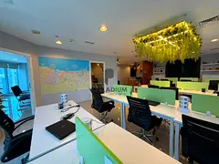 Spacious, Bright and modern layout with canal view