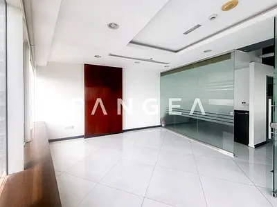 Canal View | High Floor | Pantry